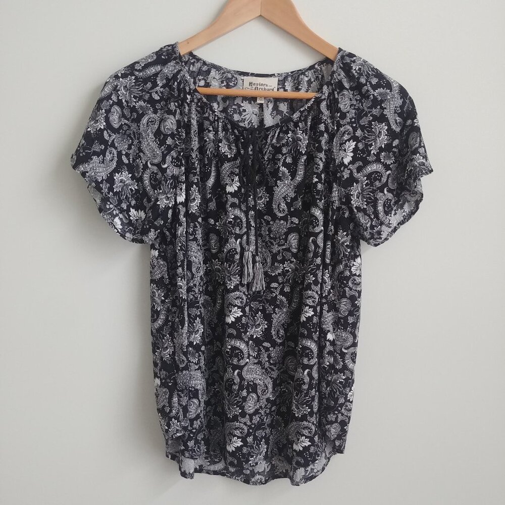 4/$20 Hester & Orchard lightweight rayon paisley black grey flowy top blouse